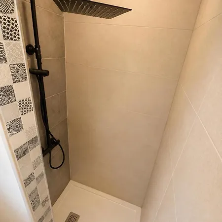 Appartement Studette Bord De Clim Wifi Espace De Travail La Seyne-sur-Mer